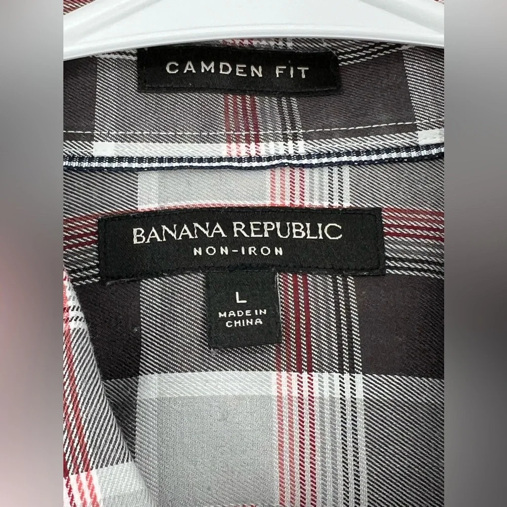 Banana Republic Camden‎ fit non-iron shirt in a grey & red plaid pattern